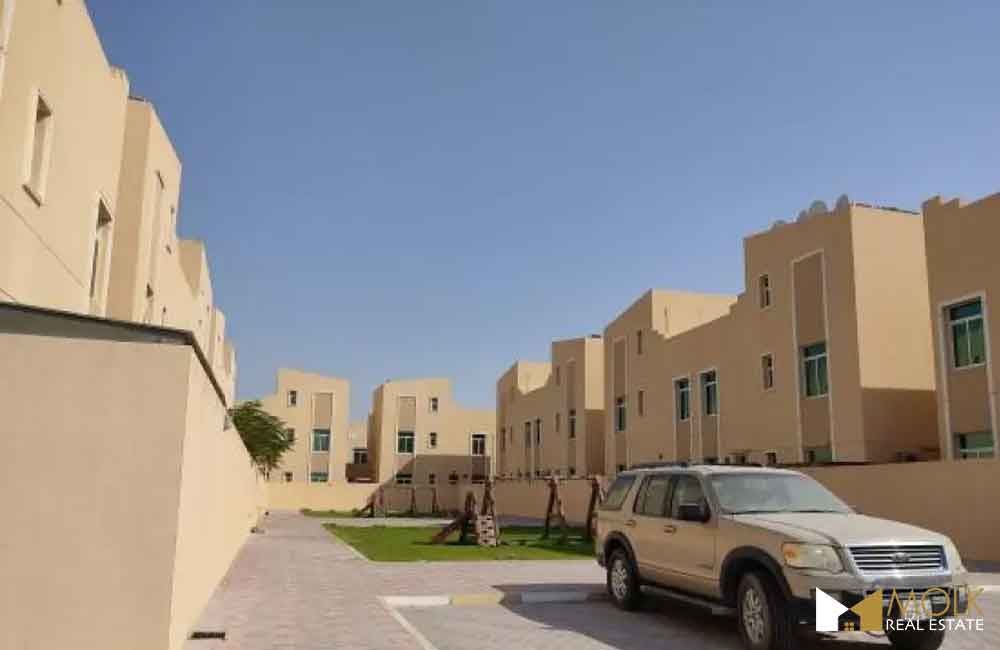 6 BHK un-furnished Compound Villa for family in Al Kheesa